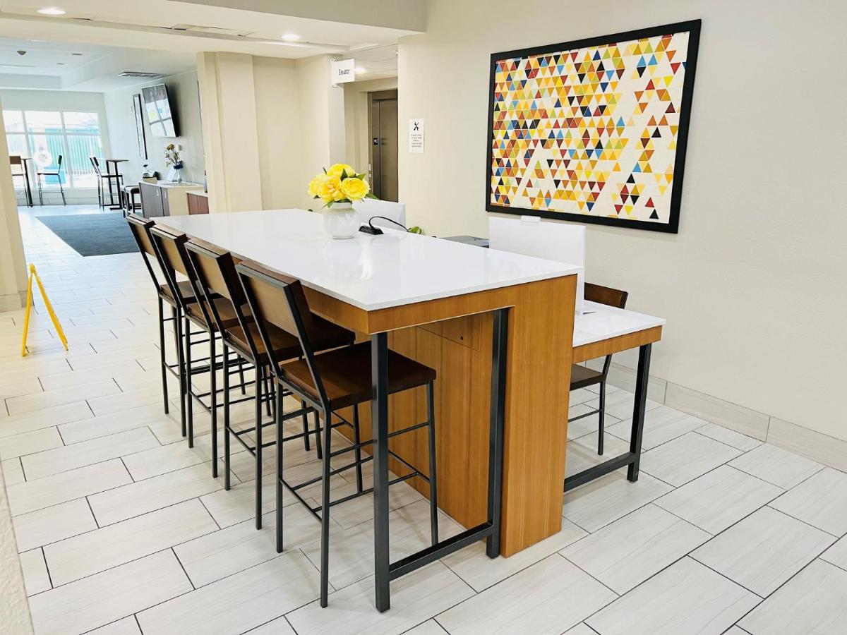 Holiday Inn Express & Suites Houston East - Baytown, An Ihg Hotel Buitenkant foto