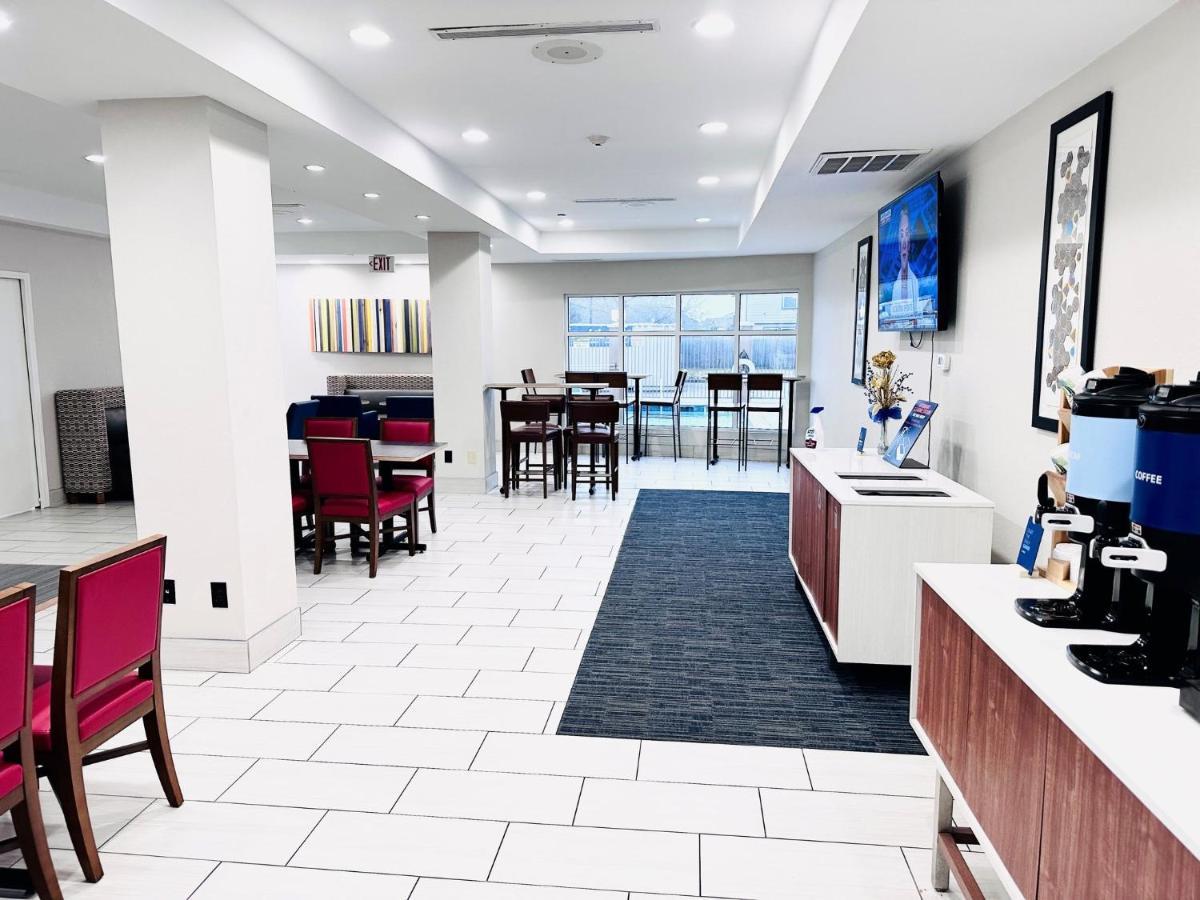 Holiday Inn Express & Suites Houston East - Baytown, An Ihg Hotel Buitenkant foto