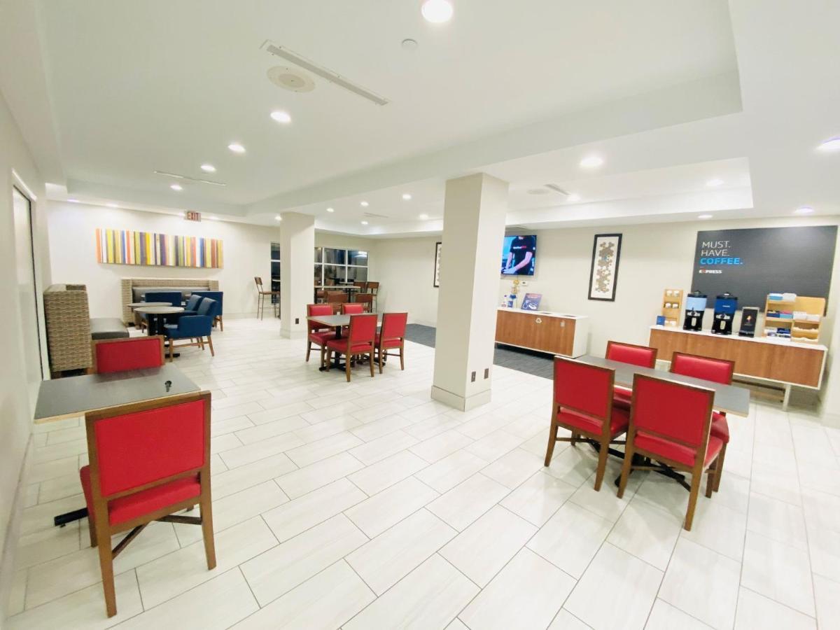 Holiday Inn Express & Suites Houston East - Baytown, An Ihg Hotel Buitenkant foto